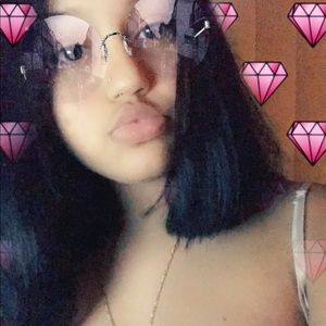 Meet your Posher, Perla